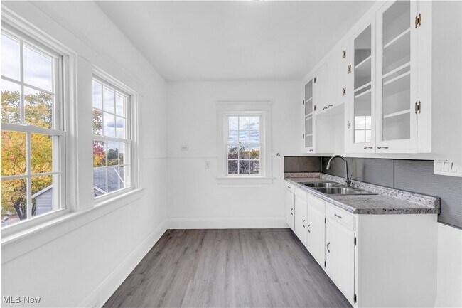 Building Photo - 4654 E 93rd St