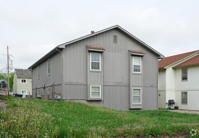 Building Photo - 4 Four Plexes