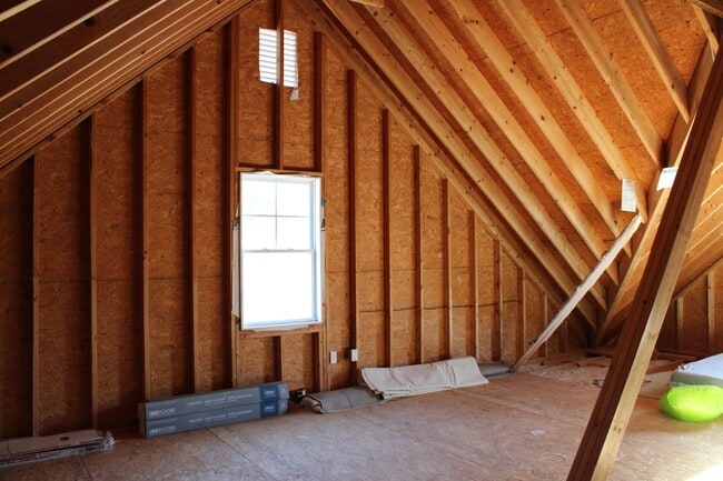 Building Photo - 3211 Walbrook Pl N