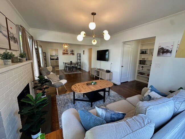 Building Photo - Sugai Aliakbar