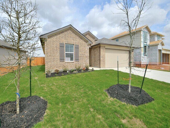 Building Photo - 4 BR/ 2 BA in Seguin - 1612 SF in Arroyo Ranch!