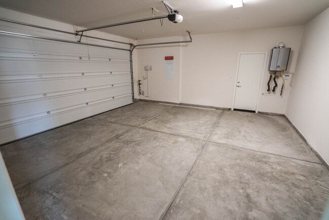 Building Photo - Spacious 4-Bedroom Home with Solar in Vale...