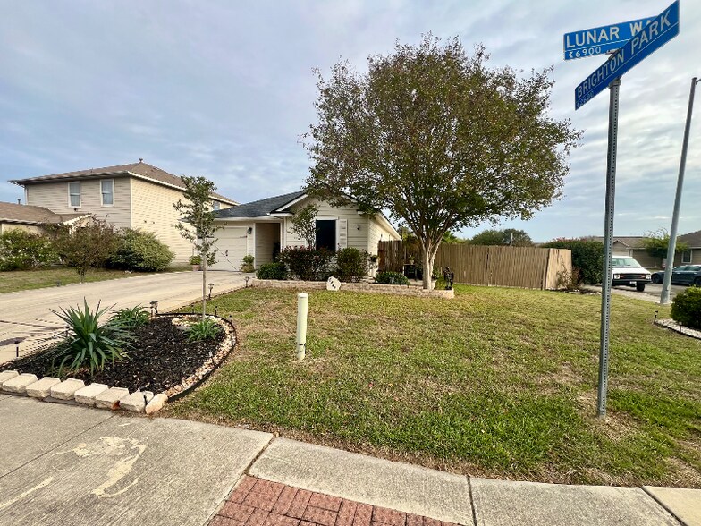 Building Photo - 6947 Lunar Way