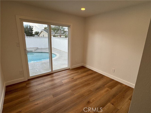Building Photo - 213 N Royal Pl