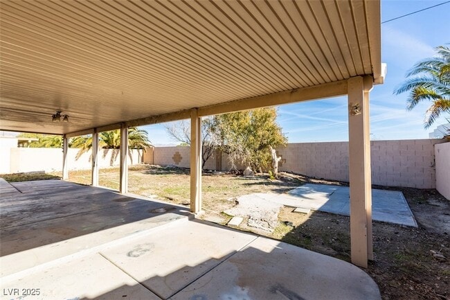 Building Photo - 5034 Lark Canyon Ct