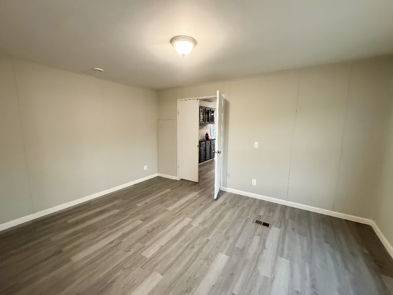 Building Photo - 54 Mahoning Ave