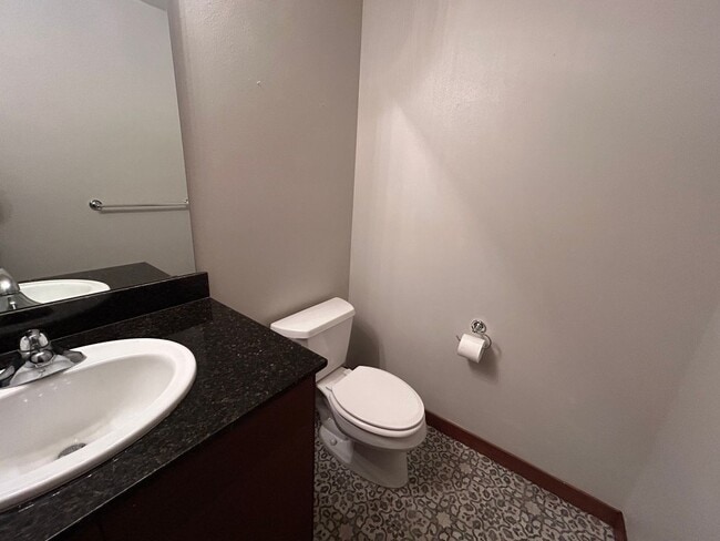 Building Photo - Spacious 3-Bedroom Condo/Townhome in Peaceful Cordata Neighborhood