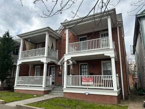 Building Photo - 1005-1007 Porter St
