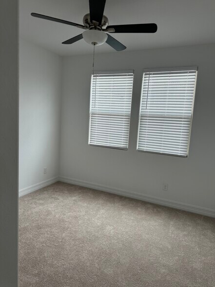 Building Photo - 8758 W Medlock Dr
