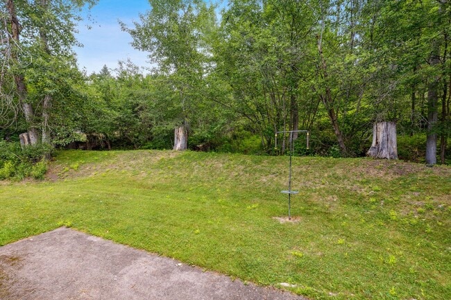 Building Photo - 3 Bed, 2.5 Bath House in the Rattlesnake