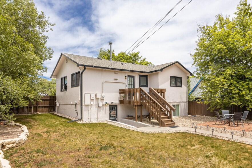 Building Photo - 2429 W Saint Vrain St