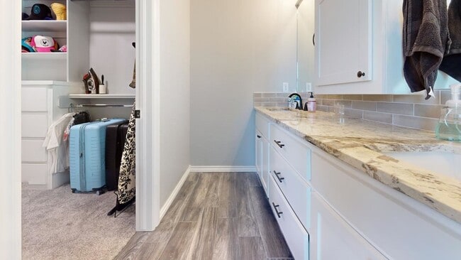 Building Photo - 5592 Tadpole Dr