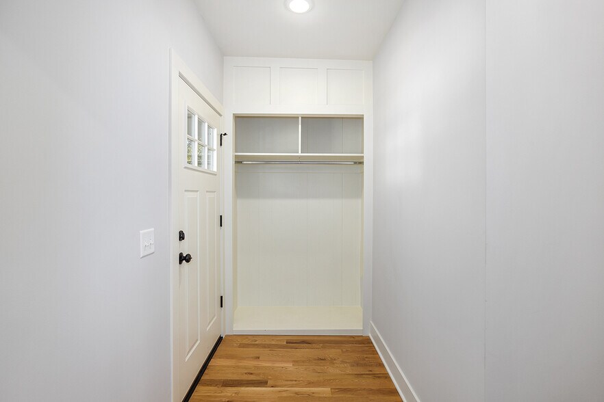 Building Photo - 1100 Davis Ave NW