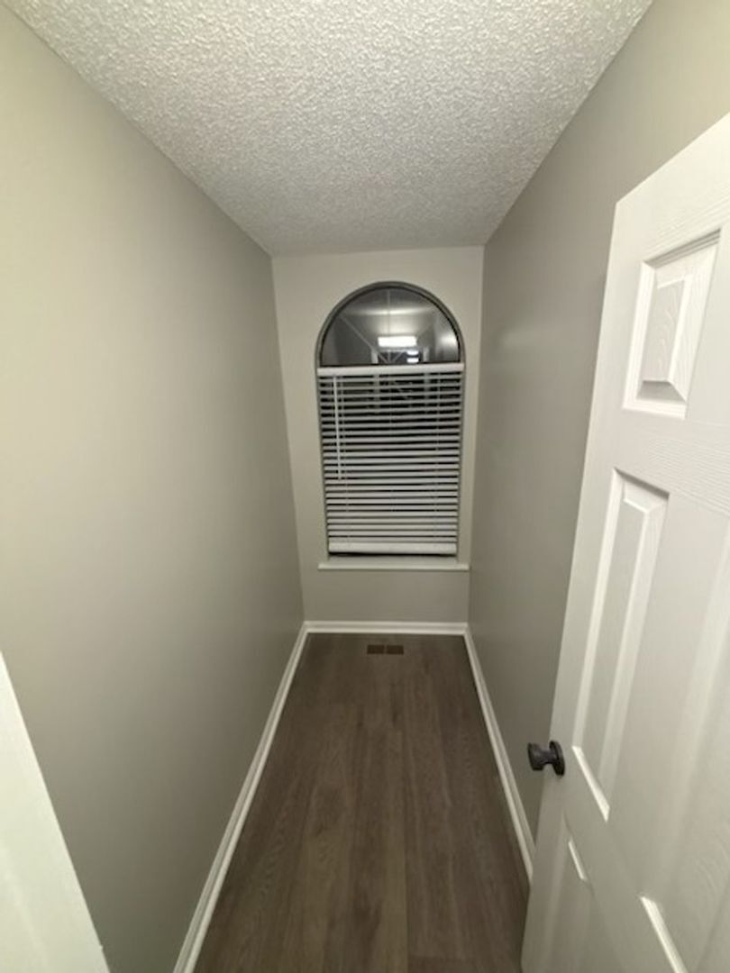 Building Photo - 968 Will Scarlet Way