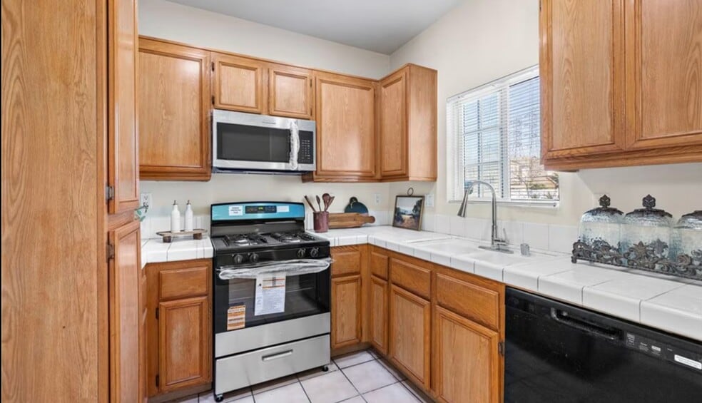 Building Photo - 7050 Dinwiddie St