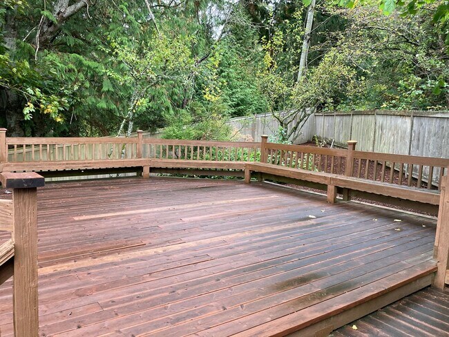 Building Photo - 3bd/3.5ba in Summit Executive Neighborhood