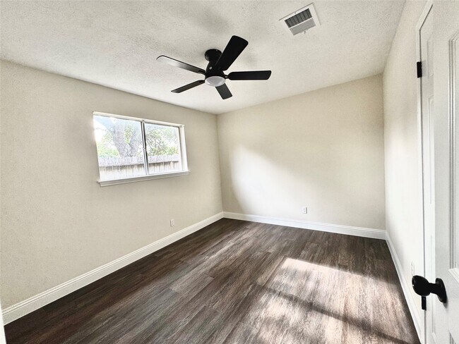 Building Photo - 14307 Piping Rock Ln