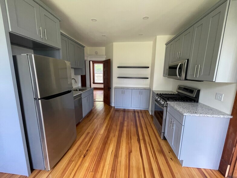 Building Photo - 24 Winthrop Ter