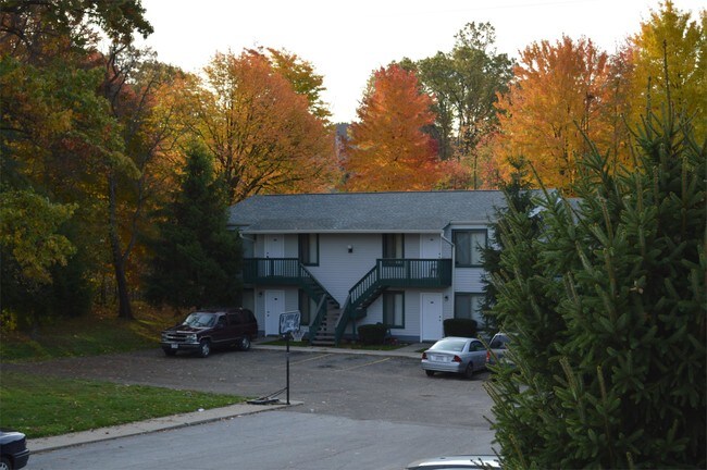 Building Photo - 1300 Brimfield Dr