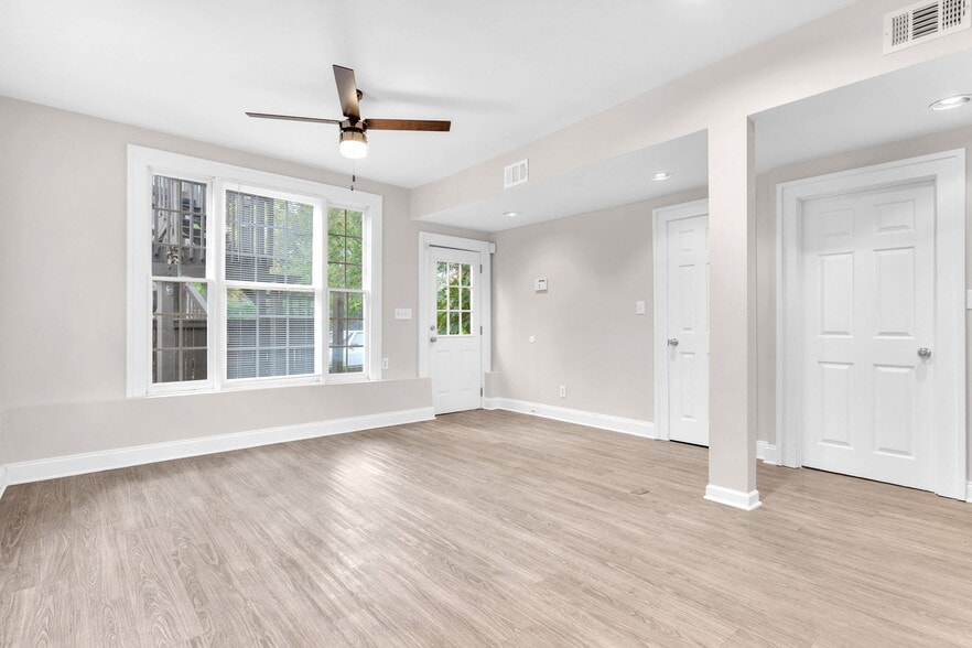 living room - 1046 Tilden St NW