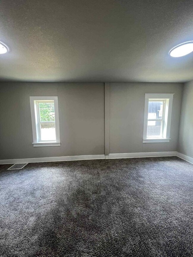 Building Photo - SUMMER SPECIAL: HALF OFF FIRST MONTH RENT!...