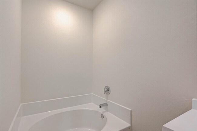 Building Photo - 305 Wayne County Dr