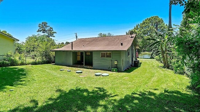 Building Photo - 1671 E Pine Lake Cir
