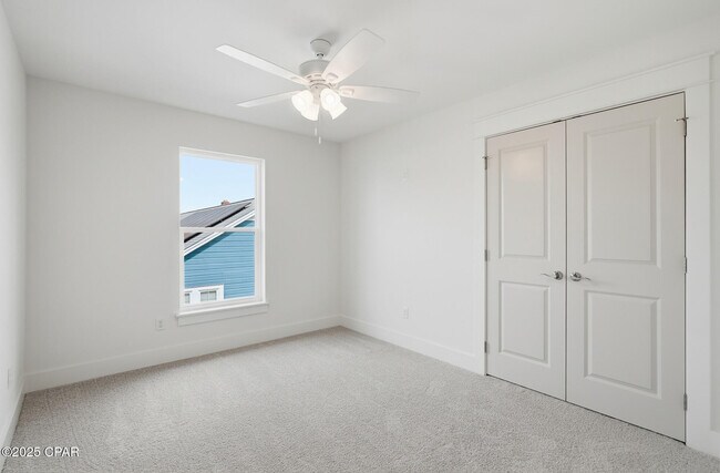 Building Photo - 924 Grace Ave