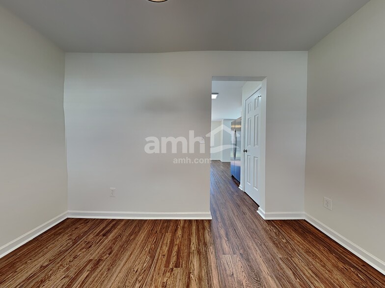 Building Photo - 1825 Beeson Park Ln