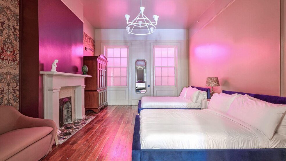 Building Photo - 604 Baronne St