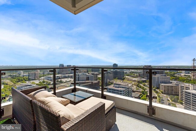 Building Photo - 1650 Silver Hill Dr