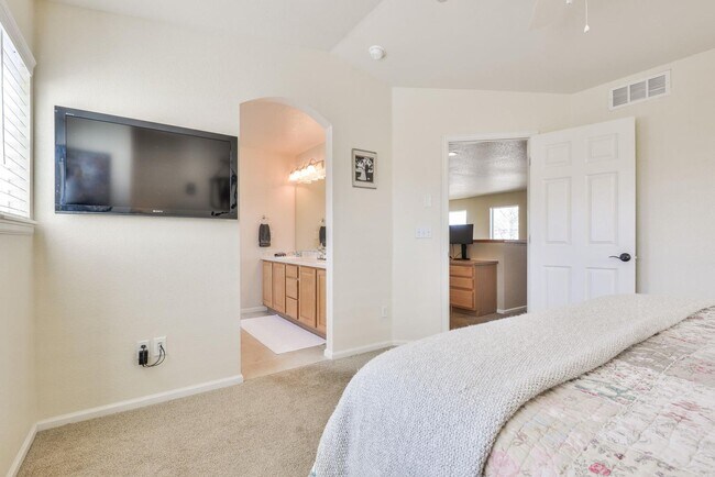 Building Photo - 2 Bedroom 2 Bath home in Observatory Village