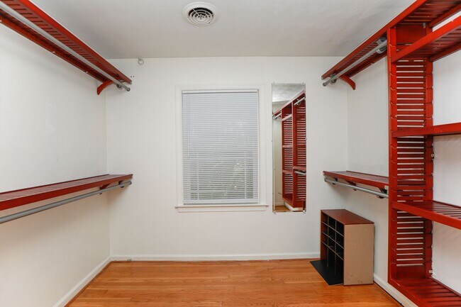 Building Photo - Elizabeth Lake Estates