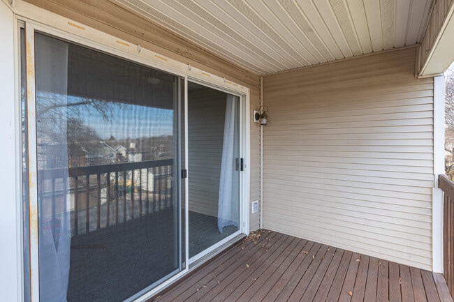 Building Photo - 1310 Hollow Run