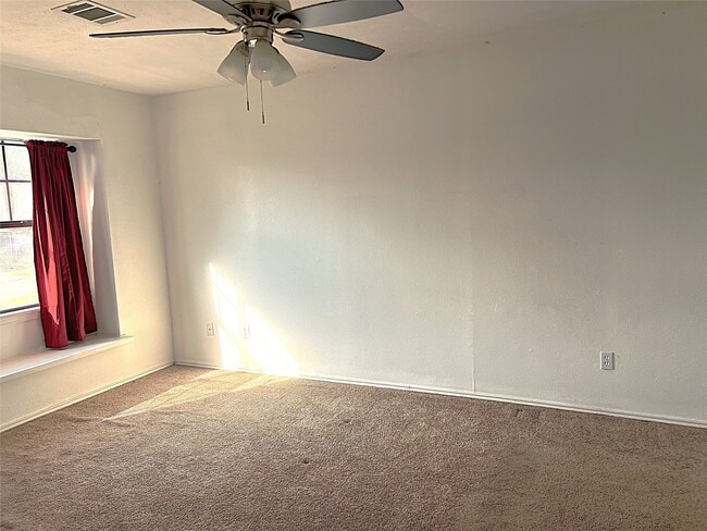 Building Photo - 19906 Rising Star Dr