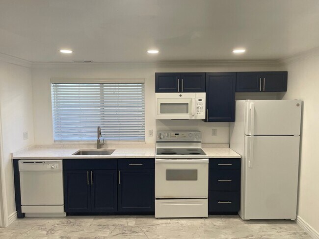 Building Photo - 1053 Barton Ct