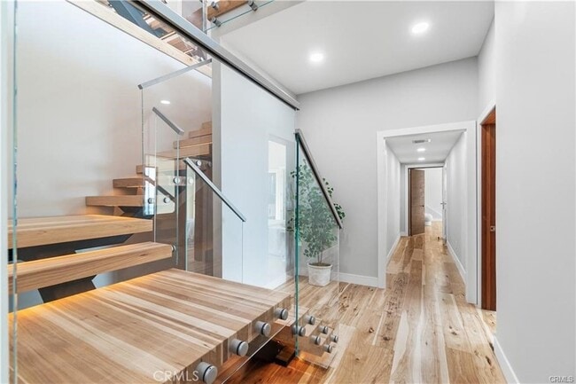 Building Photo - 8566 Hollywood Blvd