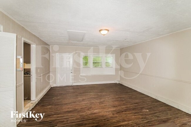 Building Photo - 6719 Timbers E Dr