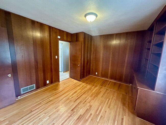Building Photo - Beautiful Single Family Home Across from L...