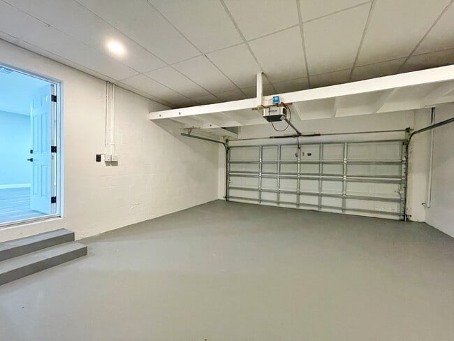 Building Photo - 2860 35th St S