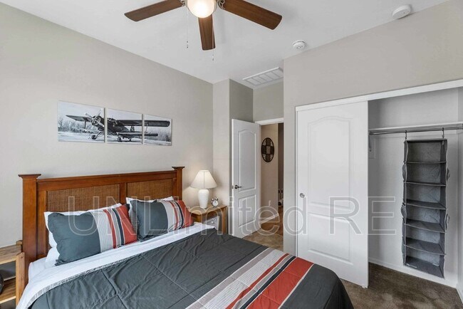 Building Photo - 1380 Warbler Wy