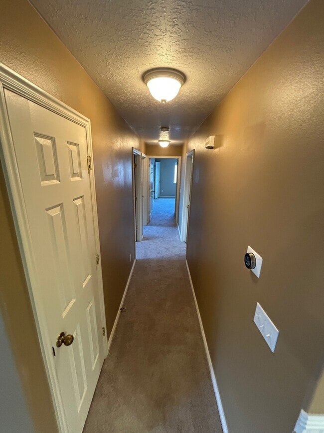 Building Photo - 8088 N Ridge Loop W