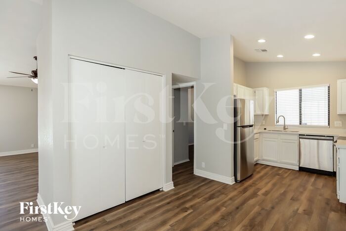 Building Photo - 3717 W Tierra Buena Ln