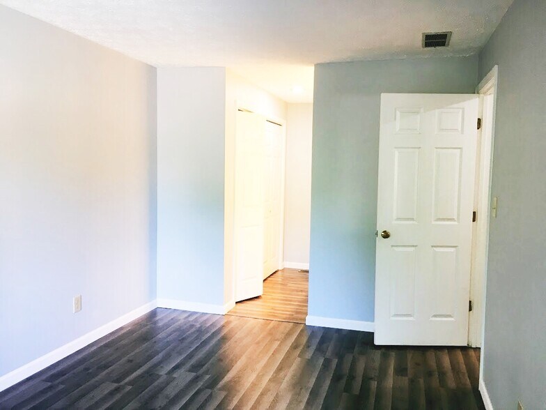 Bedroom A - 1350 S College Mall Rd