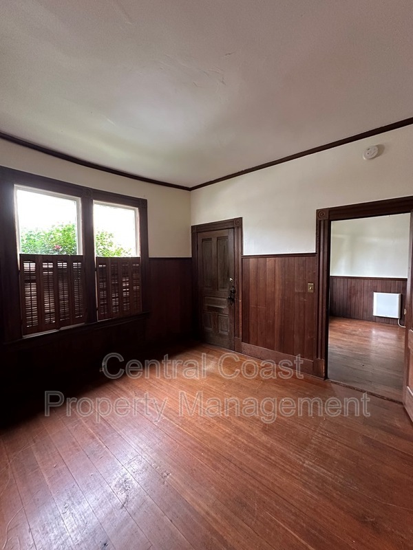 Building Photo - 205 15th St