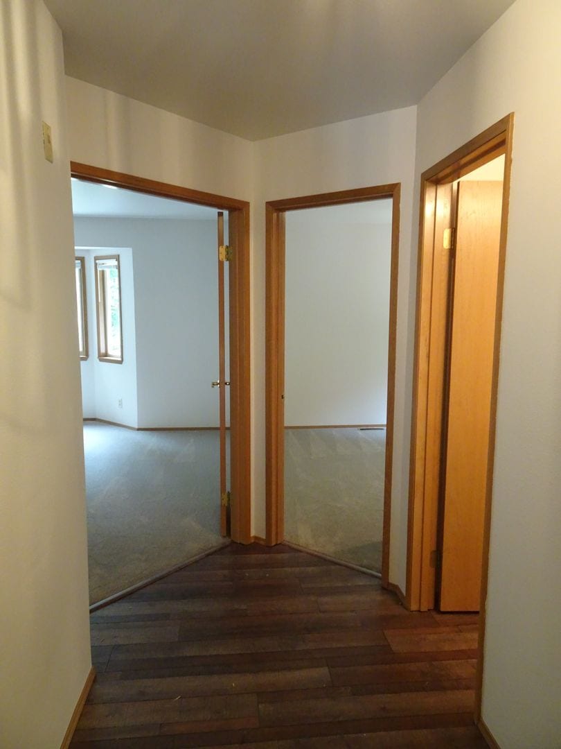 Building Photo - Charming Large 2-Bedroom Condo in the Hear...