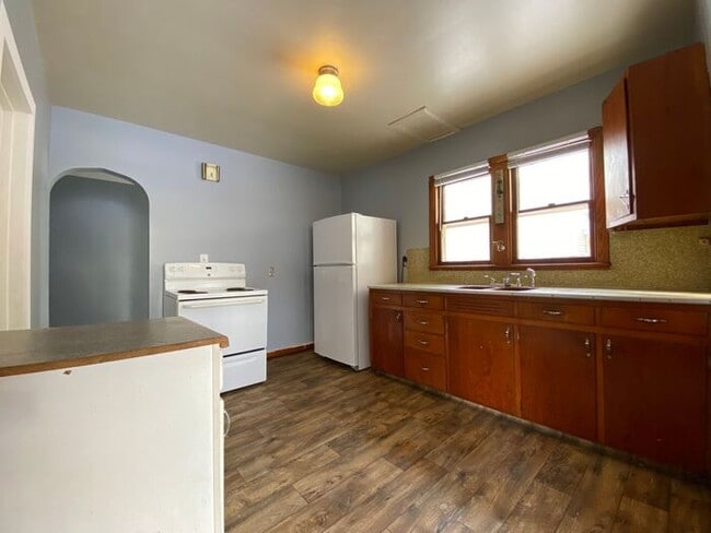 Building Photo - Studio Apartment in Dowagiac