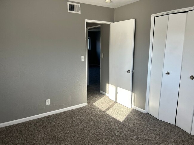 Building Photo - Forest Court Apartment Homes