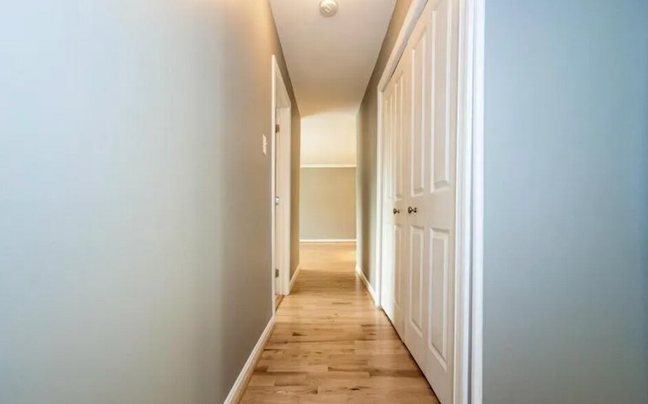 Building Photo - 3109 Naylor Rd SE