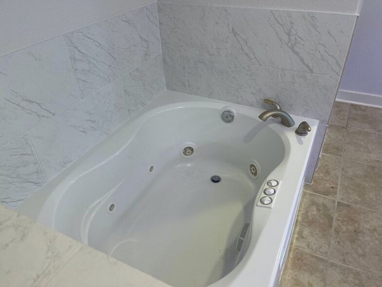 Building Photo - 3308 Park Pl NE